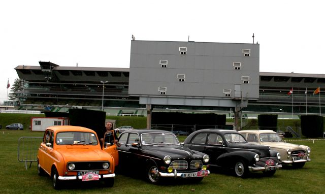 La 4 L Au champ De course De vincennes 94.jpg 222