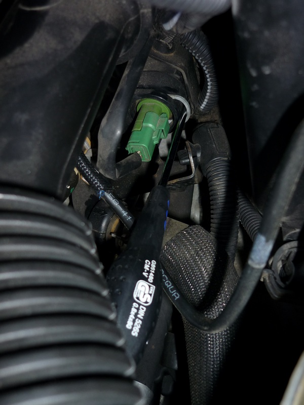 Peugeot 206 - Remplacent sonde de température d'eau - Reportage ...
