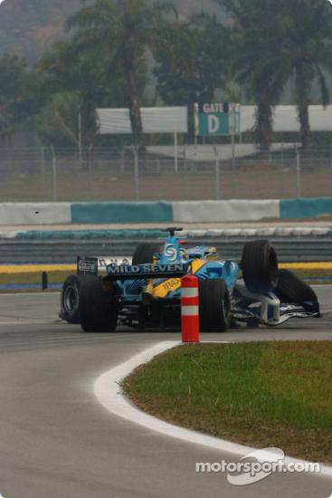 _02_Malaisie_2005__Crash_Fisichella_vs_Webber__01_.jpg