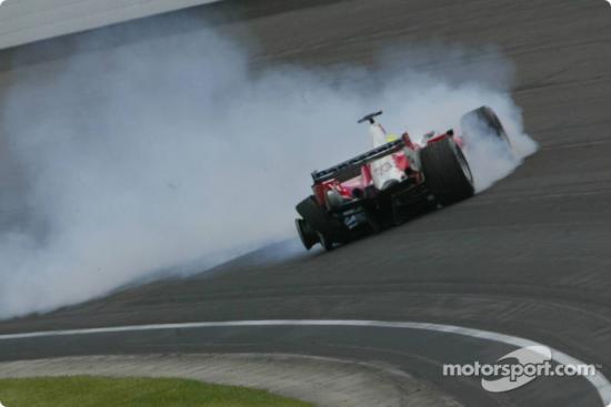 _09_Indianapolis_2005__Crash_Ralf_Schumacher____01.jpg