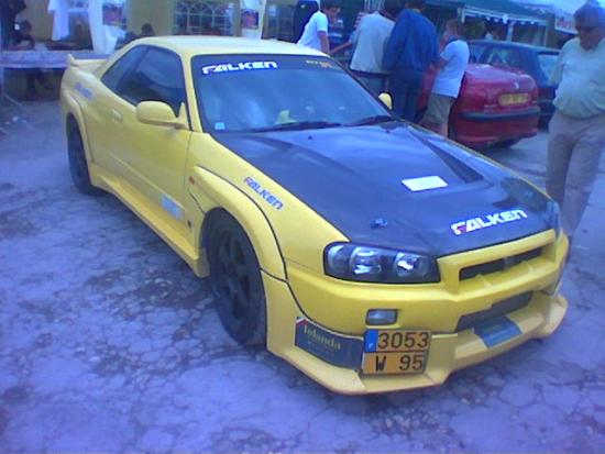 nissans_skyline_R34_conduite_a_gauche.jpg