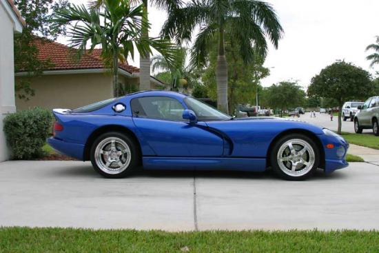 1996_Dodge_Viper_GTS_side_hre.jpg