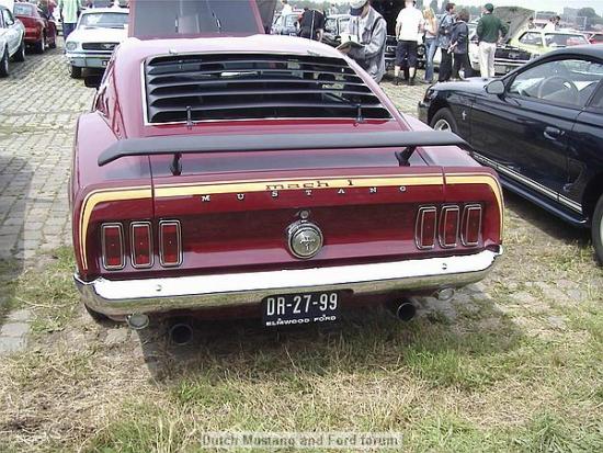 Ford_Mustang_GT_350__3_.jpg